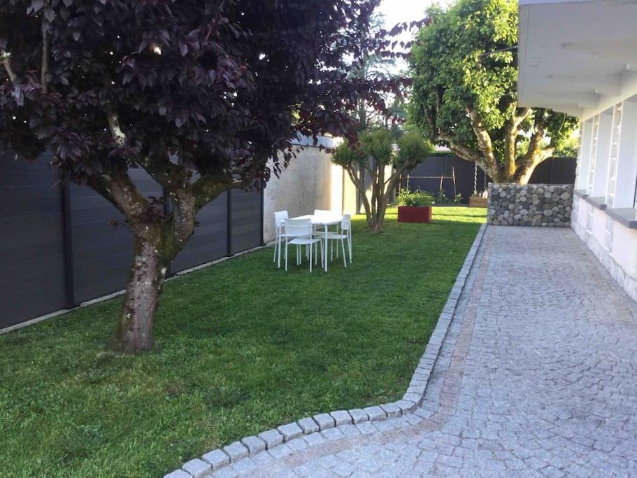 Appartement Dans Villa Pau Kültér fotó